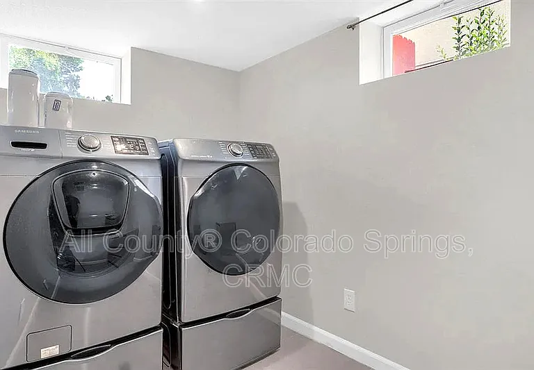 723 N Logan Ave — Photo 19