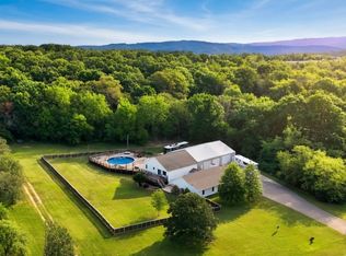 678 N Cato Springs Rd, Fayetteville, AR 72701