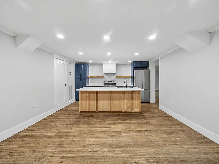 8 Amherst Ave #C — Photo 8