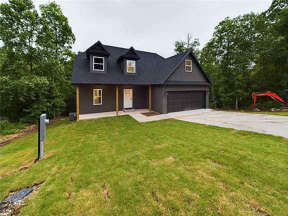4th image of 7 Marisco Ln