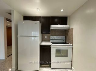 38 Elm St #1706-C01, Toronto, ON M5G 2K5