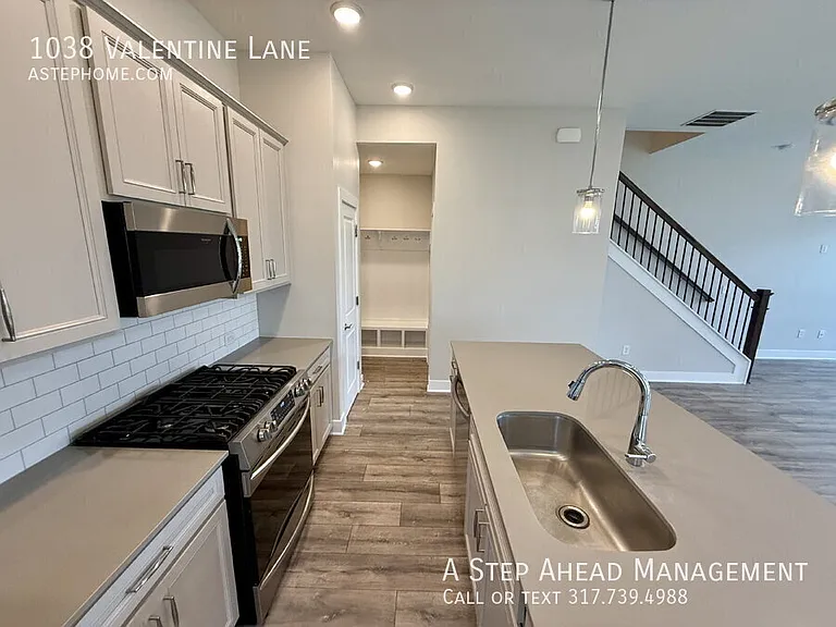 1038 Valentine Ln — Photo 26
