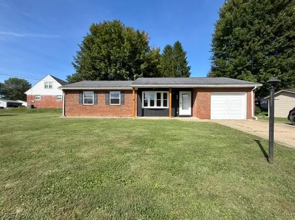 308 Snearly Dr, Marietta, OH 45750