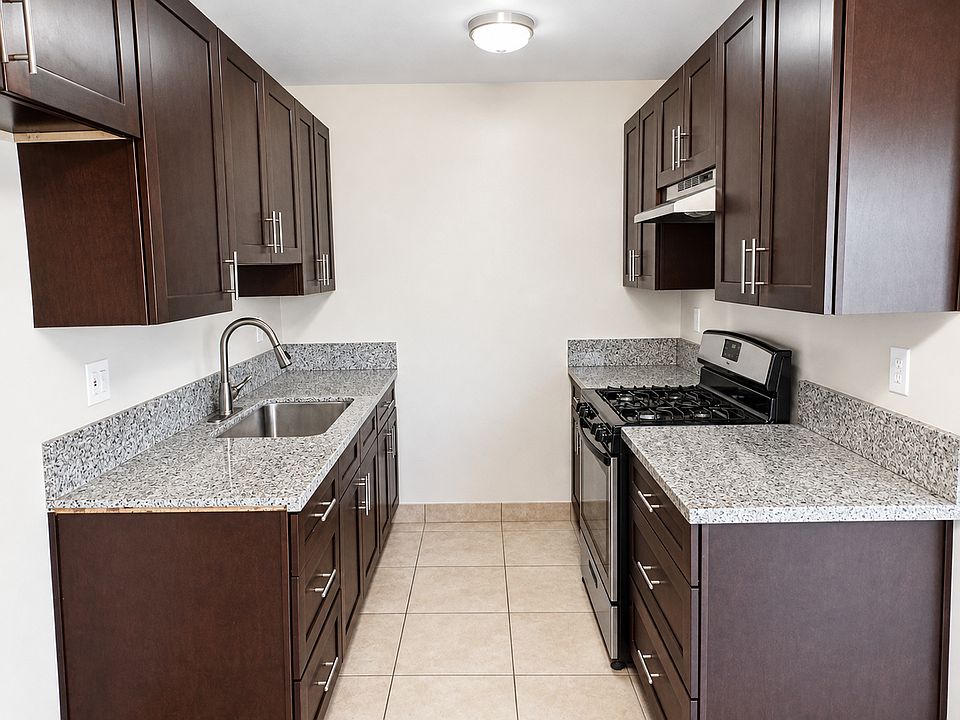 1st image of 1222 W Brook St APT D