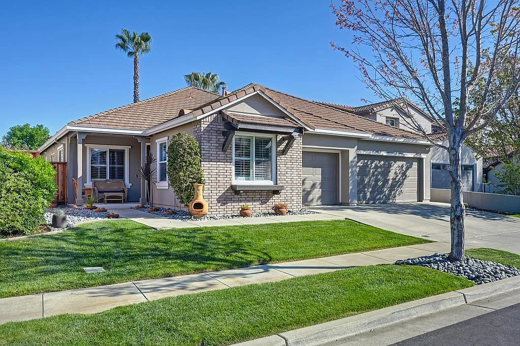 3628 Dorena Pl photo 1