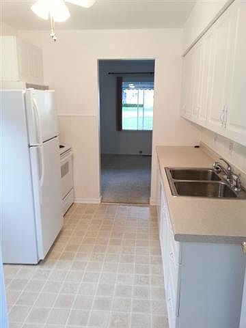 2nd image of 543 Bagley Ave