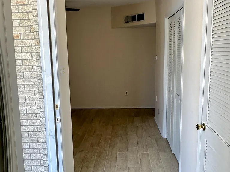 10101 Renfrew Dr — Photo 16