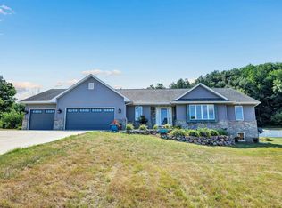 E3092 High Point Rdg, Waupaca, WI 54981