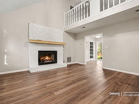 2nd image of 1004 Natalie Ln SE
