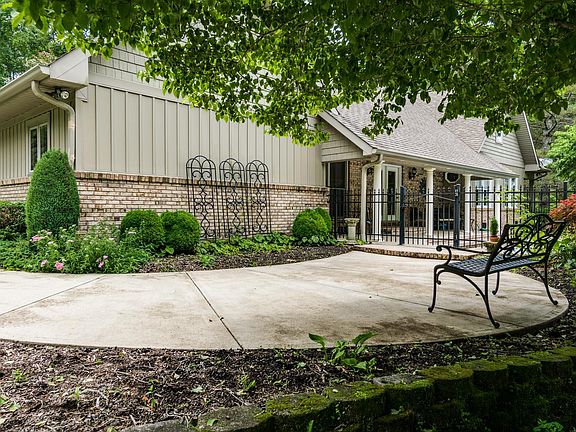 5th image of 349 Poplar Dr