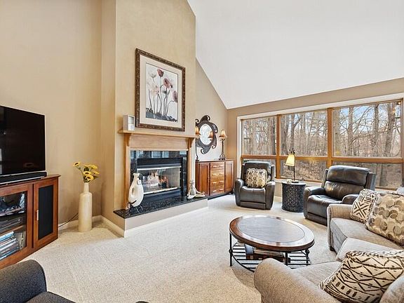 3rd image of 1423 Silver Creek Pl