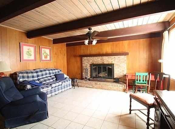 3rd image of 203 Melrose Dr