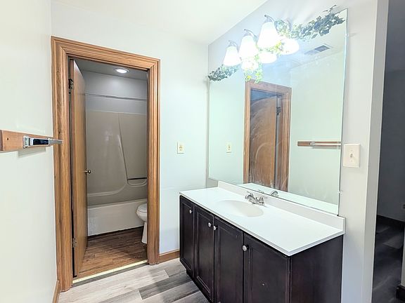 5th image of 1225 W North Ave Unit 301
