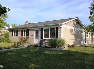 29798 Gregg Dr, Roseville, MI 48066