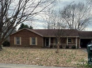 112 Juanita Dr, Pineville, NC 28134