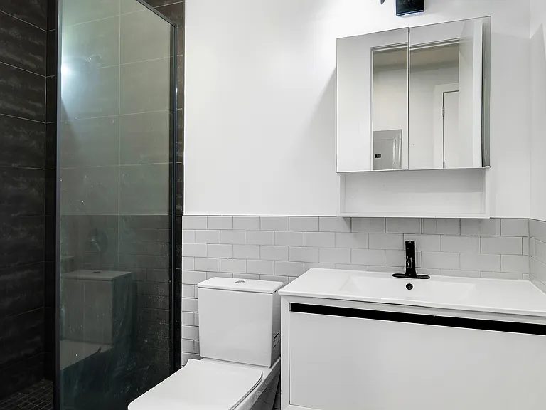 71 Cooper St #4B — Photo 7