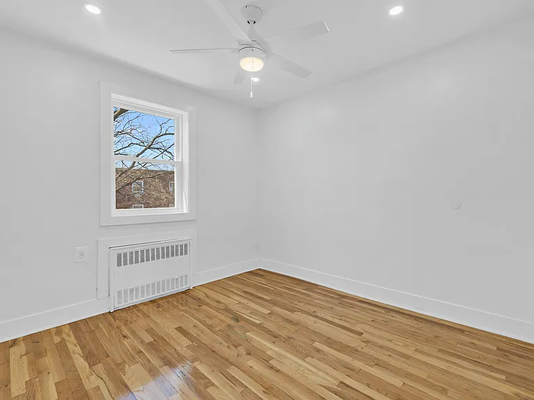 525 E 78th St #3 — Photo 5