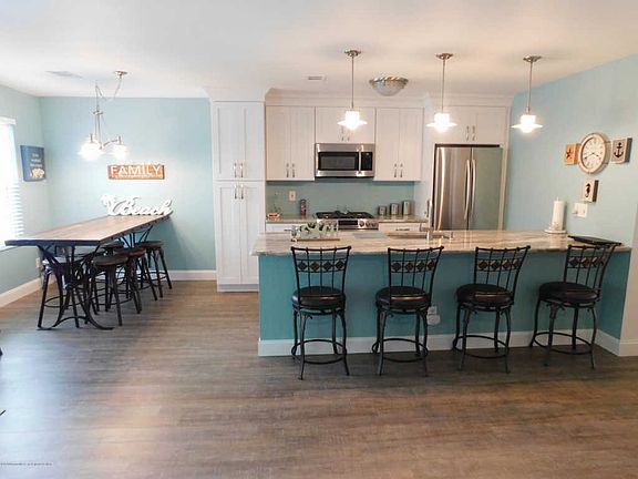 3rd image of 614 Waters Edge Dr #14C