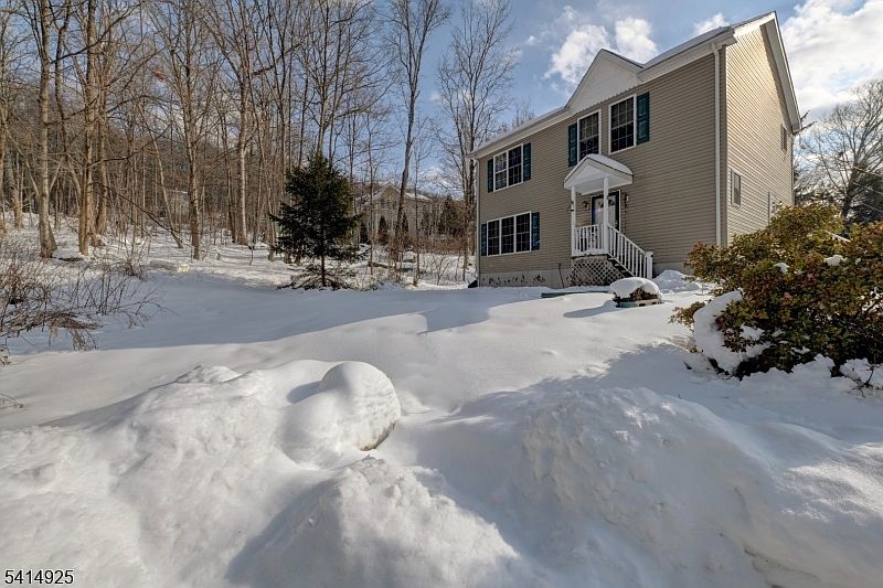 1st image of 6 Hudson Ave