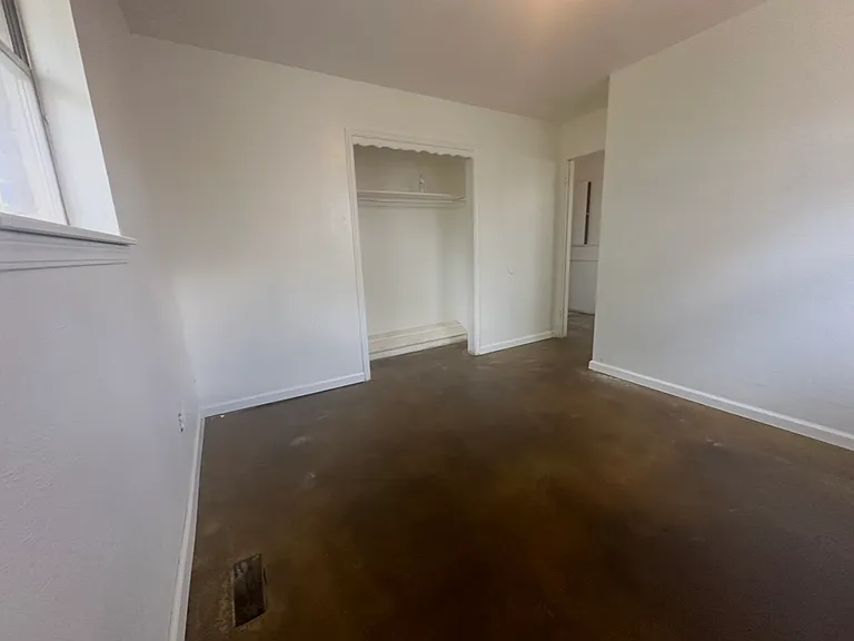 6405 S McKinley Ave — Photo 5