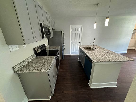 5th image of 880 Johnson Ave