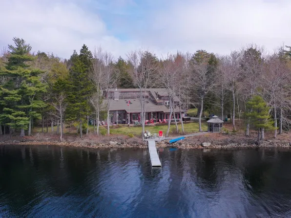 92 Deer Run, Lunenburg, NS B4V 6B4