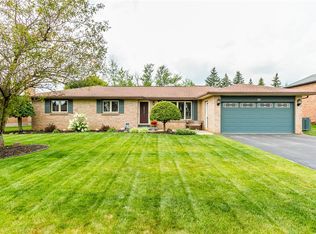75 Country Place Ln, Rochester, NY 14612
