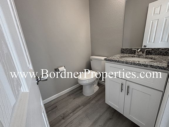 3rd image of 313 Lexington Rd #B