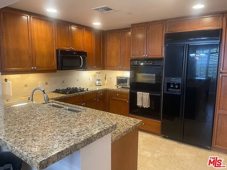 5625 Crescent Park W #106 — Photo 4