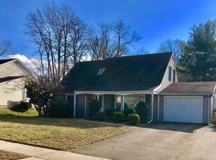 8 Fair Ln, Aberdeen, NJ 07747