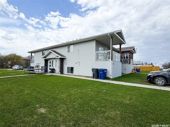 215 2nd Street W, Meadow Lake, SK S9X 1C7