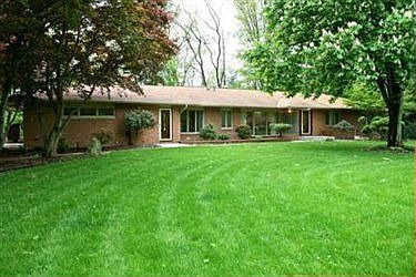 1st image of 216 Crestview Dr
