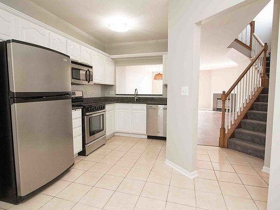 3rd image of 10948 Jodan Dr