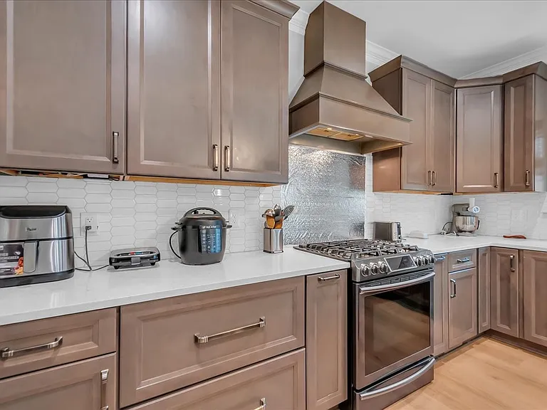 6000 Thrush Ct — Photo 23