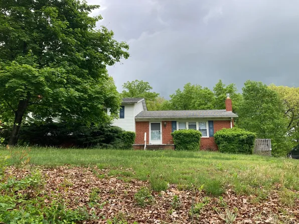 1474 Strobridge Rd, Martinsburg, WV 25405