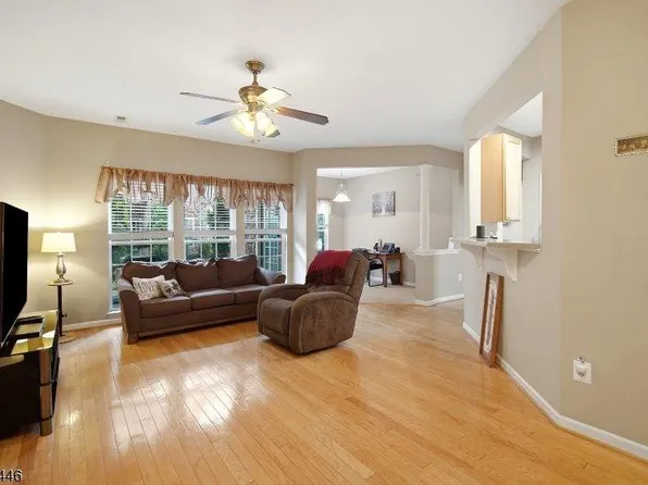 4 Steele Pl, Hillsborough, NJ 08844