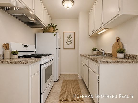 3rd image of 6907 Whitsett Ave APT 204