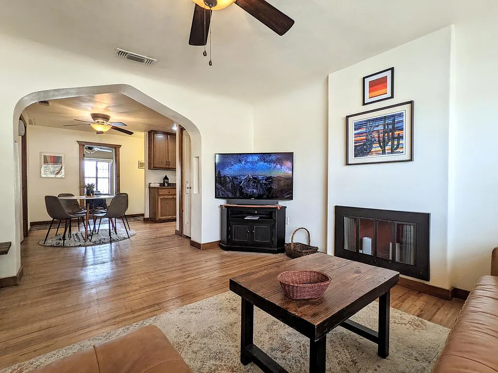 2 bed, 2.0 bath, 1246 sqft, $2,300 — Photo 4