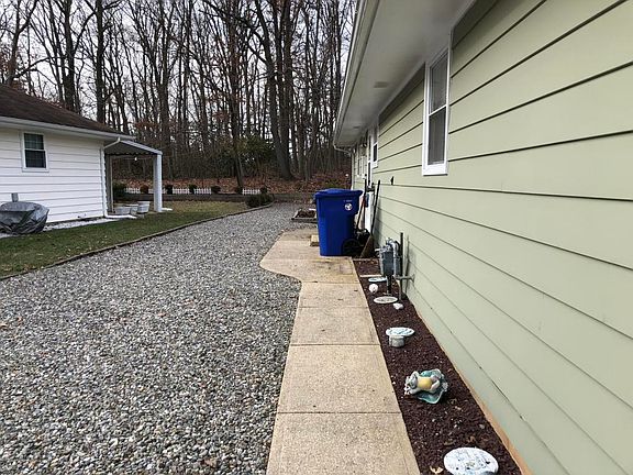3rd image of 2012 Mount Hope Ln