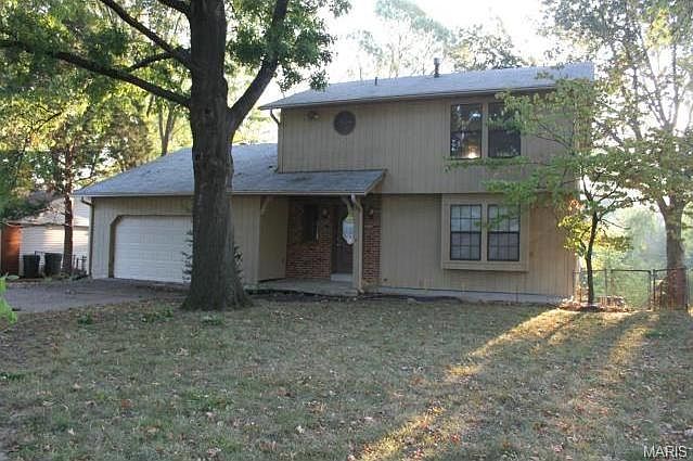 2nd image of 2938 Hubert Dr
