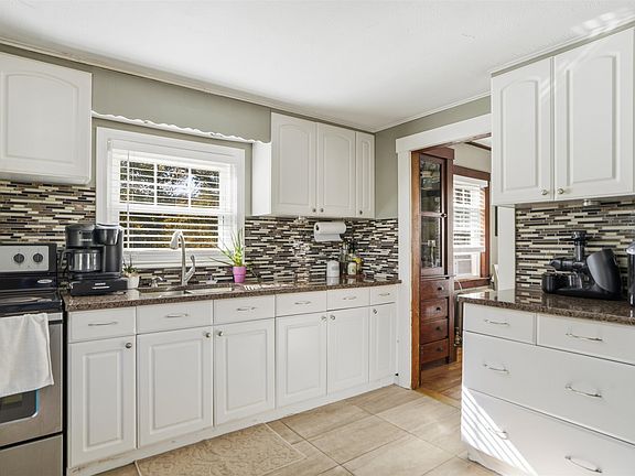 3rd image of 37 Pine Valley Street