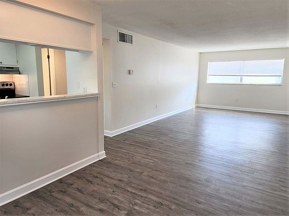 2nd image of 2202 57th St S APT 102