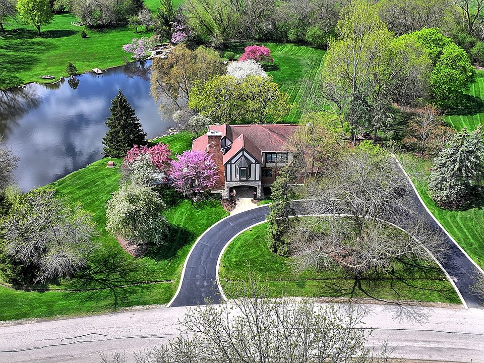 1st image of 6 Willow Bay Dr