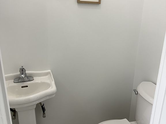 5th image of 6926 174th St