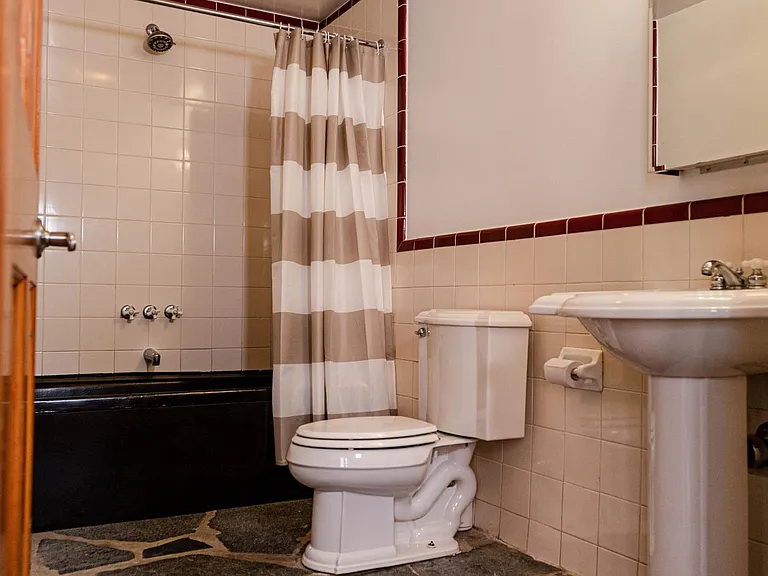 107 1st St S #201 — Photo 13