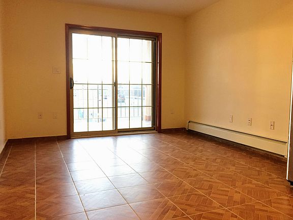 3rd image of 62 Tompkins Ave #4R