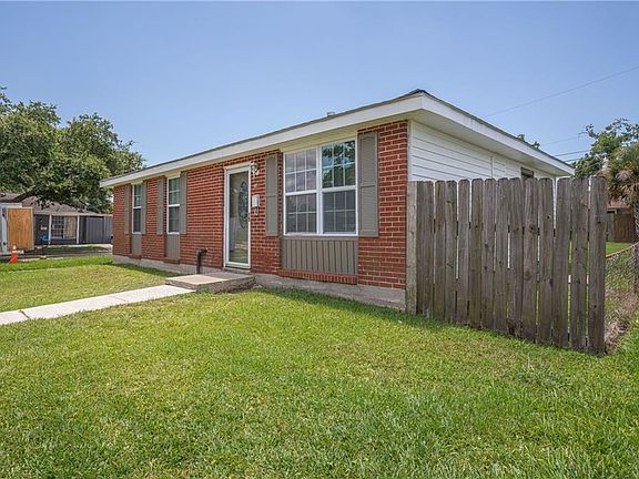 2nd image of 81 Elaine Dr
