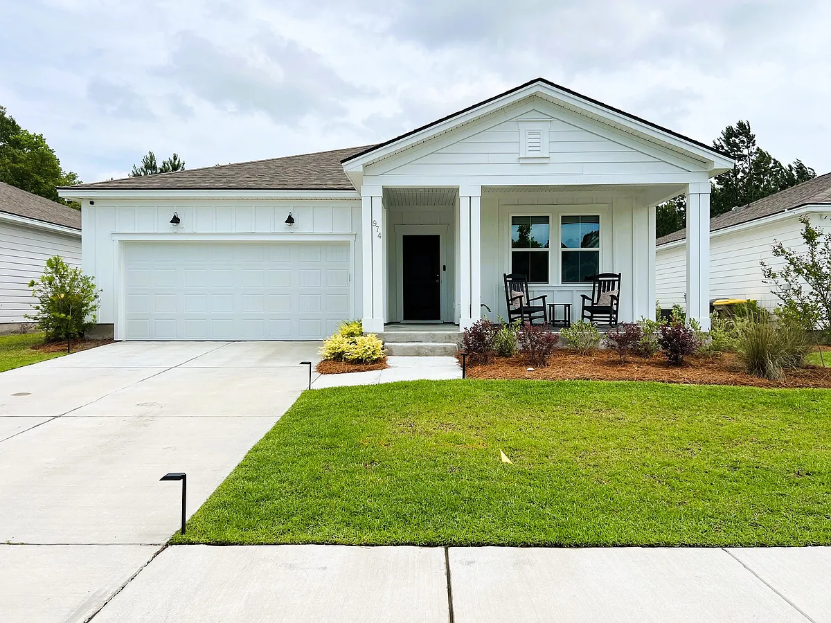 Building Photo - 974 Longleaf Dr