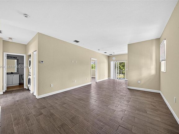 5th image of 2665 NE 4th St Unit 204