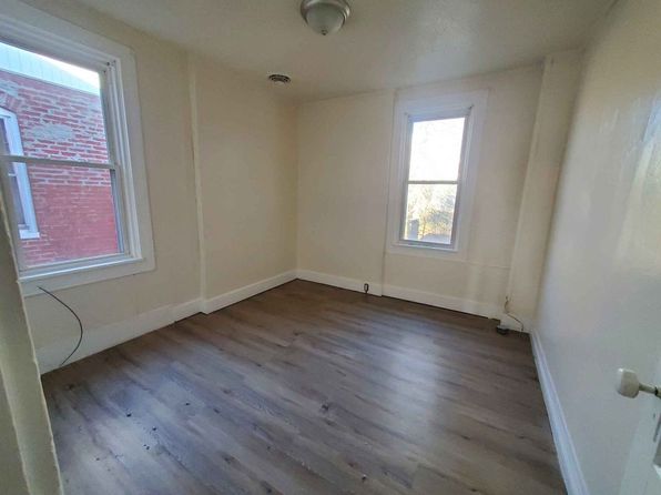 124 S 2nd St